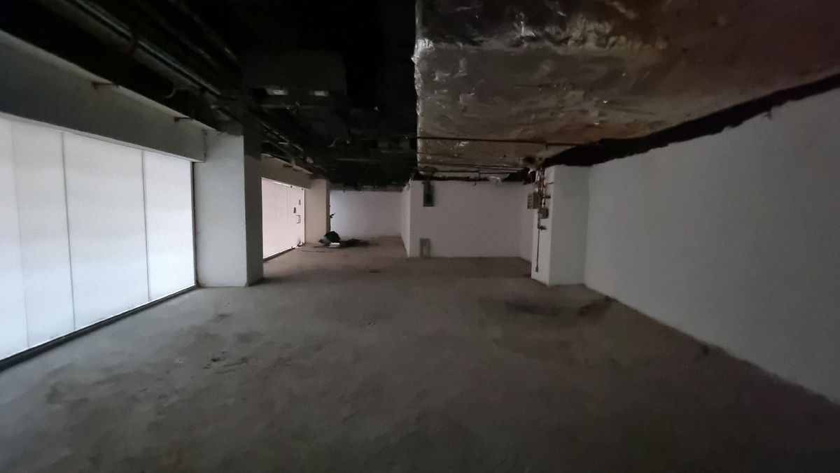 For RentRetail SpaceWitthayu, Chidlom, Langsuan, Ploenchit : BTS Ploenchit rental space for opening a restaurant can be made. Consider every business 126 sq.m.  