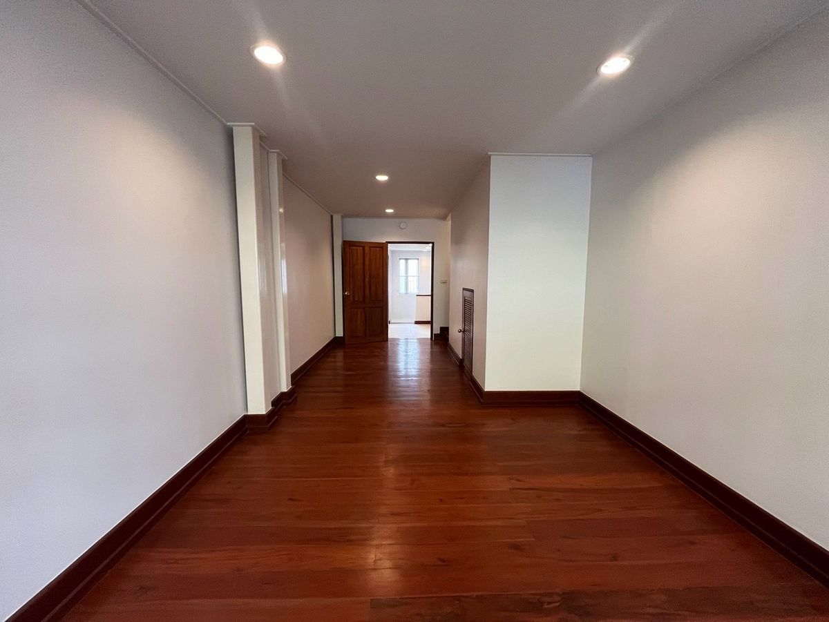 ให้เช่าอาคารพาณิชย์เยาวราช บางลำพู : ปล่อยเช่า อาคารพาณิชย์ ตึกแถว ติดถนน ทำเลดี ต่างชาติ นักท่องเที่ยว ย่าน เยาวราช และ MRT สามยอด 700 เมตร ใกล้ เมก้า สะพานเหล็ก และ ตลาดน้อย