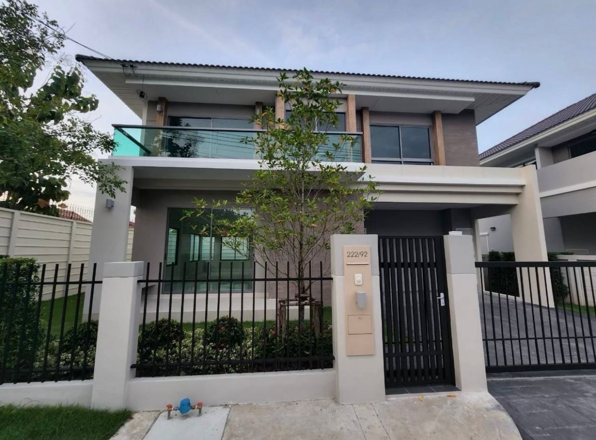 For RentHouseNonthaburi, Bang Yai, Bangbuathong : Luxury house, Perfect Place, Rattanathibet-Sai Ma Station, near MRT, Expressway 4 bedrooms