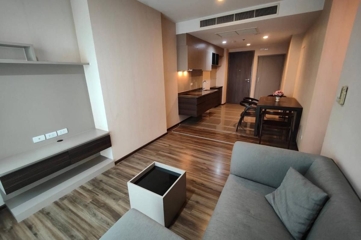 For RentCondoWongwianyai, Charoennakor : Condo for rent in Sathorn-Taksin [Teal Sathorn-Taksin] Beautiful room, good price, convenient to travel, complete furniture Ready to move in immediately Can make an appointment to see the room 
 
