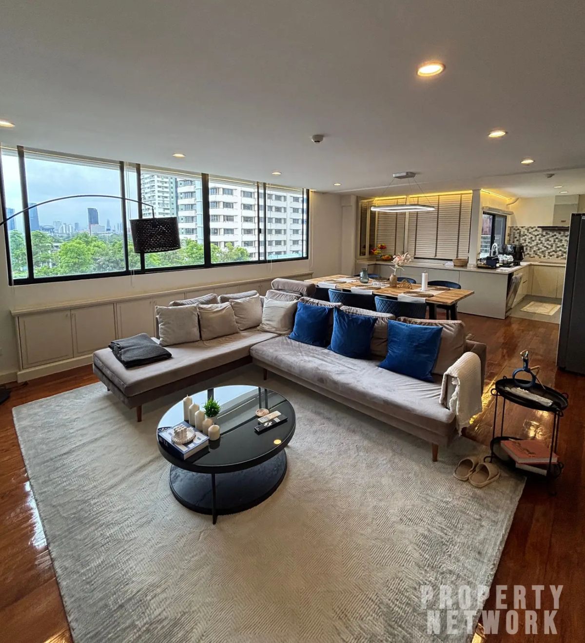 คอนโดสุขุมวิท อโศก ทองหล่อ : Sukhumvit Casa Condominium - ได้รับการปรับปรุงใหม่อย่างมีสไตล์ 3 เตียง 2 ห้องอาบน้ำที่มีระเบียงส่วนตัวขนาด 70 ตารางเมตรที่หายาก