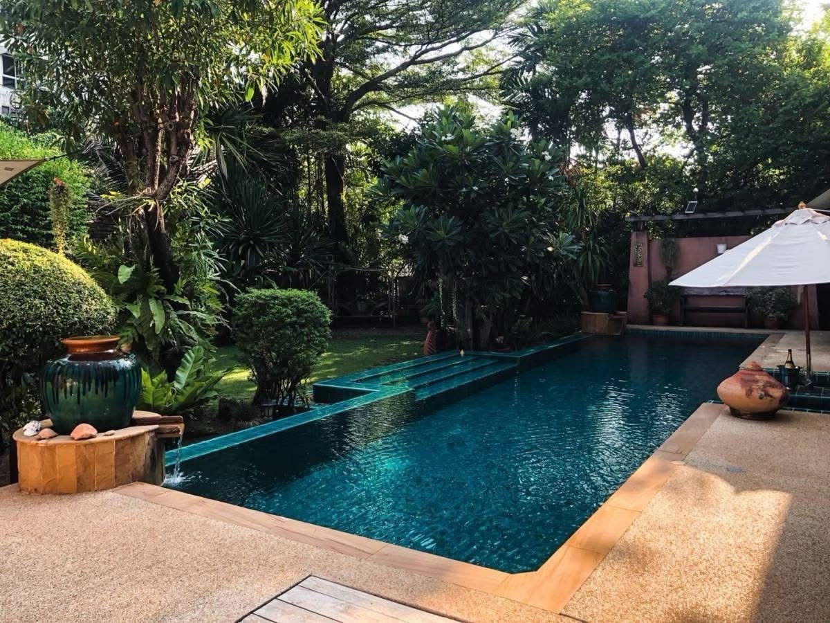 ขายบ้านนวมินทร์ รามอินทรา : 📢👇 บ้านเดี่ยวพร้อมสระว่ายน้ำส่วนตัว ทำเลดี ใกล้ทางด่วนวัชรพล!