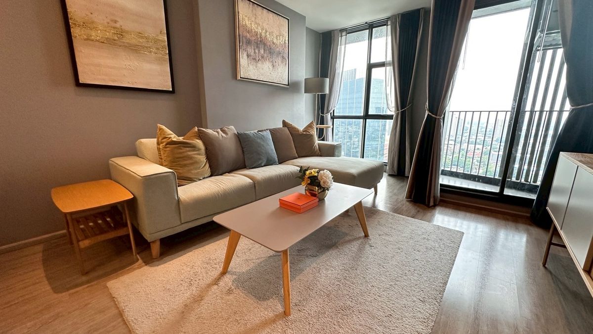 ให้เช่าคอนโดสุขุมวิท อโศก ทองหล่อ : FOR RENT RHYTHM EKKAMAI, 3 BED 2 BATH, 120 SQM., 30 FLOOR, RENT 35,000 THB/MONTH