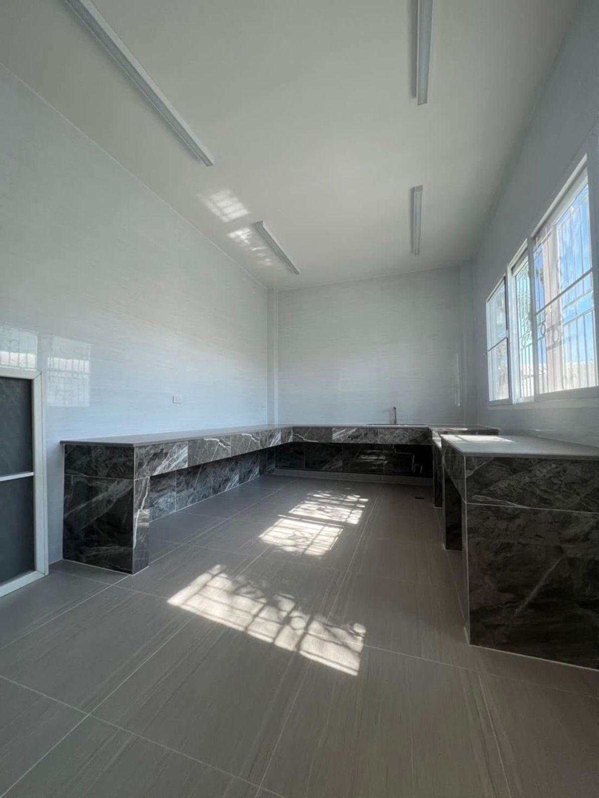 ขายบ้านบางนา แบริ่ง ลาซาล : 📢👇บ้านเดี่ยวชั้นเดียวขนาดใหญ่ เหมาะสำหรับครอบครัวใหญ่หรือโฮมออฟฟิศ ใกล้กับ Mega Bangna และโรงเรียนนานาชาติหลายแห่ง