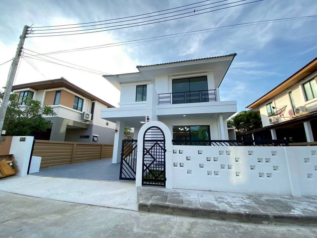 ขายบ้านปทุมธานี รังสิต ธรรมศาสตร์ : ขายบ้านเดี่ยว 2ชั้น 51.6 ตร.ว. 3นอน2น้ำ ฟรีเฟอร์นิเจอร์ 3.99ลบ. ฟรีโอน