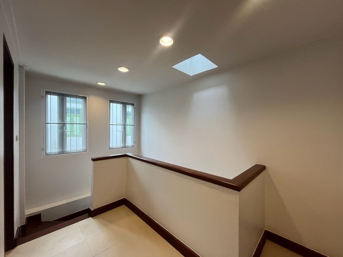 ให้เช่าอาคารพาณิชย์เยาวราช บางลำพู : ปล่อยเช่า อาคารพาณิชย์ ตึกแถว ติดถนน ทำเลดี ต่างชาติ นักท่องเที่ยว ย่าน เยาวราช และ MRT สามยอด 700 เมตร ใกล้ เมก้า สะพานเหล็ก และ ตลาดน้อย