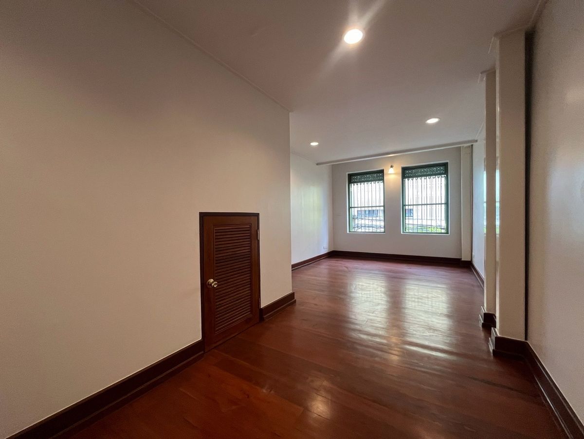 ให้เช่าอาคารพาณิชย์เยาวราช บางลำพู : ปล่อยเช่า อาคารพาณิชย์ ตึกแถว ติดถนน ทำเลดี ต่างชาติ นักท่องเที่ยว ย่าน เยาวราช และ MRT สามยอด 700 เมตร ใกล้ เมก้า สะพานเหล็ก และ ตลาดน้อย