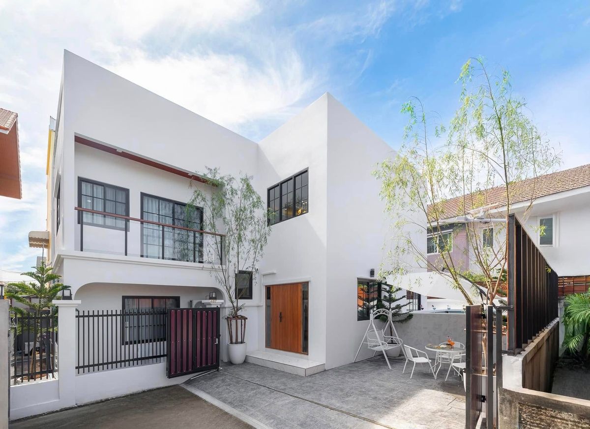 ให้เช่าบ้านรัชดา ห้วยขวาง : ให้เช่า บ้านเดี่ยว Luxury Private Pool - รัชดาห้วยขวาง หิ้วกระเป๋าพร้อมเข้าอยู่  