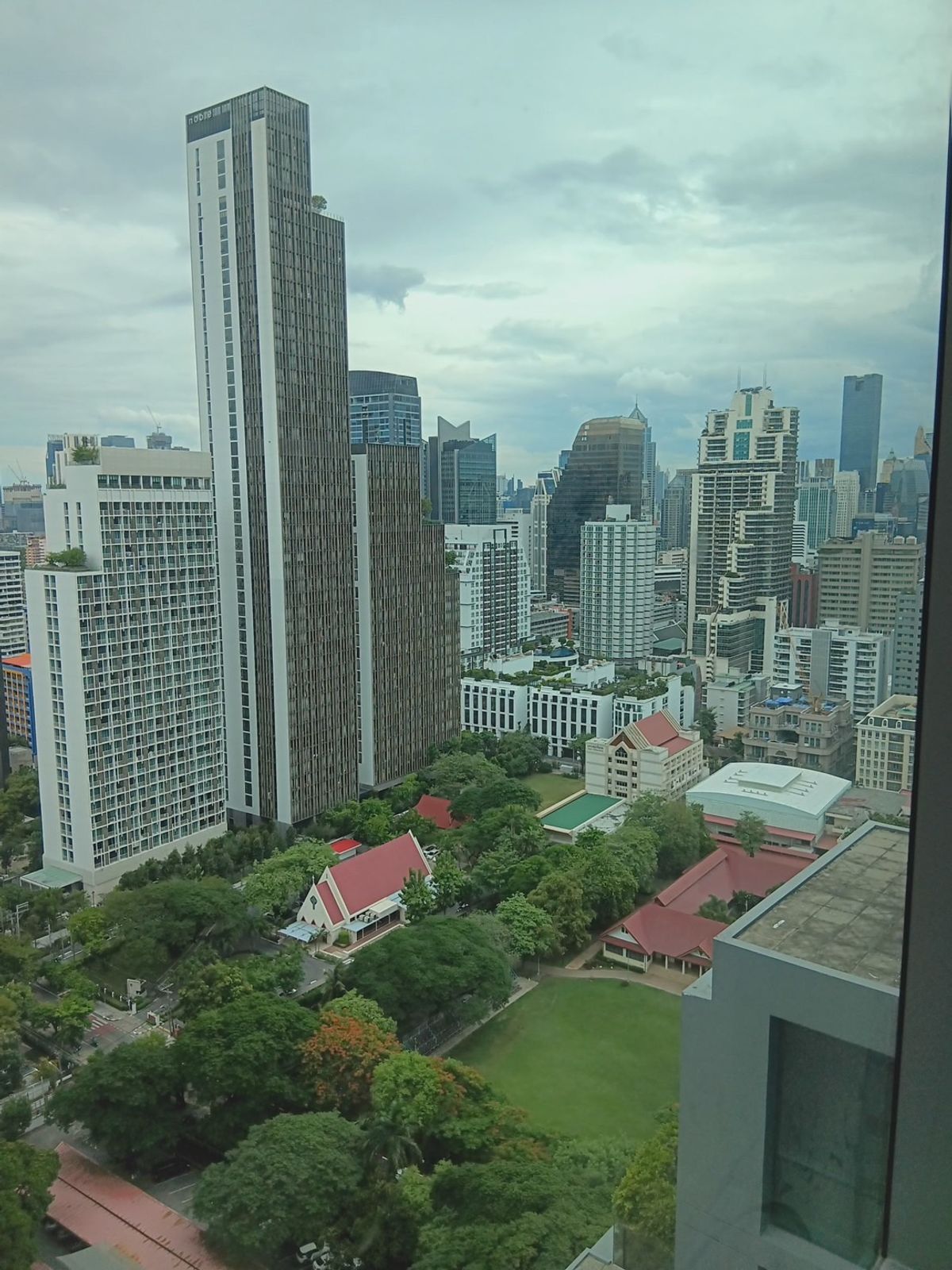 ขายคอนโดสุขุมวิท อโศก ทองหล่อ : ขายเพนเฮ้าหรู The Room สุขุมวิท 21 ใจกลางเมืองย่านอโศก ห้องรีโนเวทใหม่ ราคา16.5ล้านบาท ซื้อด่วน!!!