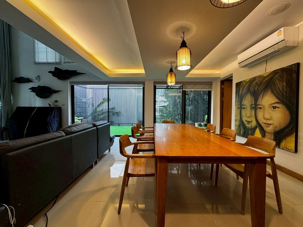 ให้เช่าบ้านสุขุมวิท อโศก ทองหล่อ : FOR RENT HOUSE THONGLOR, 3 +1 BED 4+1 BATH,  4 STORY, 50 SQW., 600 SQM., RENT 250,000 BAHT/ MONTH