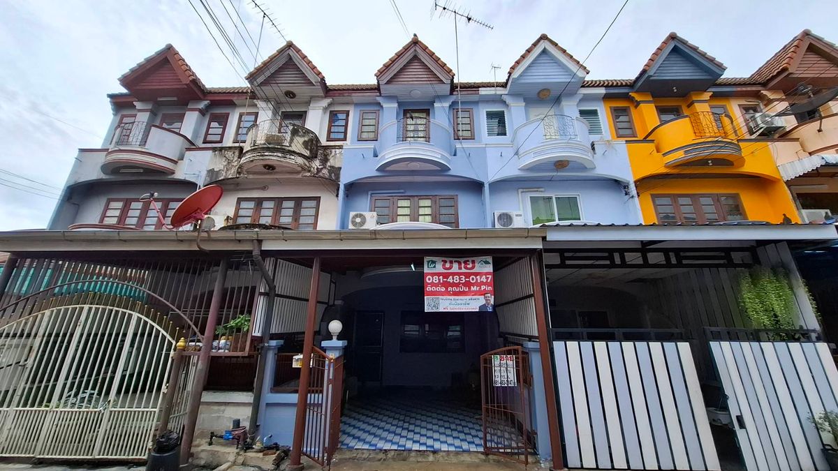 ขายทาวน์โฮมพุทธมณฑล ศาลายา : ขายทาวน์โฮม 3 ชั้น 5 ห้องนอน หมู่บ้านพงษ์ศิริชัย 1 อ้อมน้อย ใกล้พุทธมณฑลสาย 4  ทำเลดี ติดถนนเพชรเกษม
