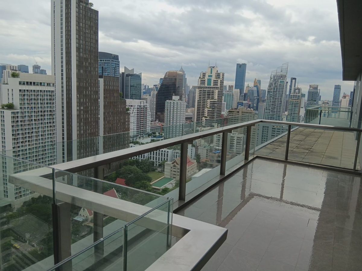 ขายคอนโดสุขุมวิท อโศก ทองหล่อ : ขายเพนเฮ้าหรู The Room สุขุมวิท 21 ใจกลางเมืองย่านอโศก ห้องรีโนเวทใหม่ ราคา16.5ล้านบาท ซื้อด่วน!!!