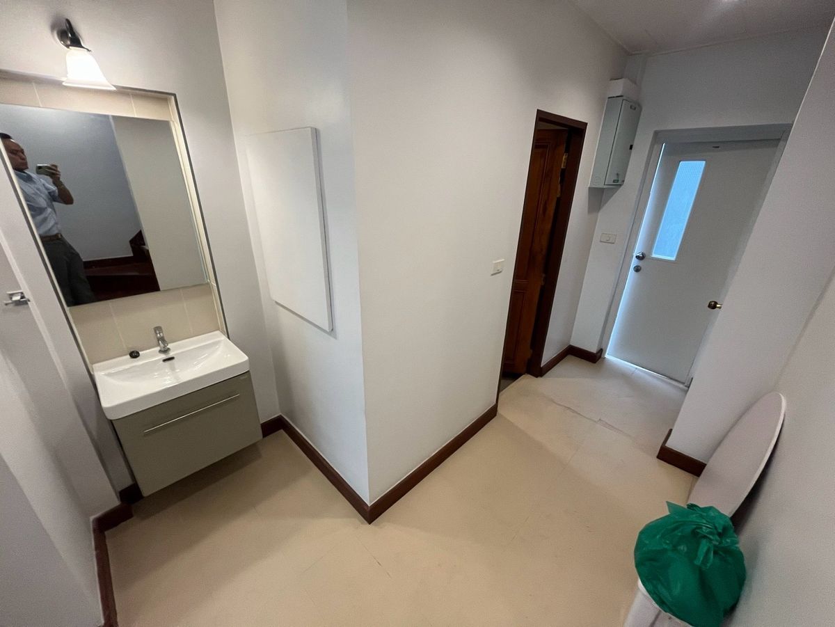 ให้เช่าอาคารพาณิชย์เยาวราช บางลำพู : ปล่อยเช่า อาคารพาณิชย์ ตึกแถว ติดถนน ทำเลดี ต่างชาติ นักท่องเที่ยว ย่าน เยาวราช และ MRT สามยอด 700 เมตร ใกล้ เมก้า สะพานเหล็ก และ ตลาดน้อย