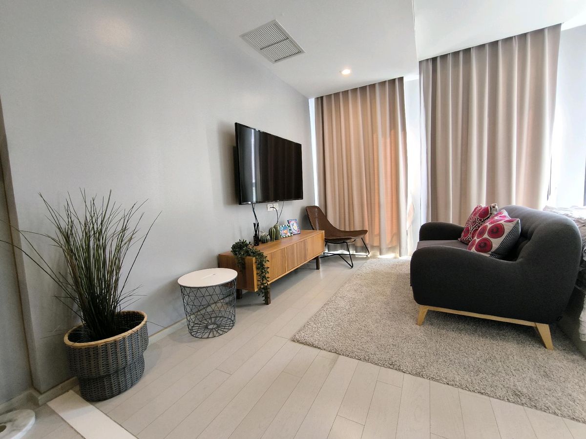 คอนโดวิทยุ ชิดลม หลังสวน : 💥Special Price Noble Ploenchit for Rent / Sales 💥
ให้เช่า หรือ ขาย คอนโดติด BTS เพลิงจิต 0 เมตร  มีลิฟท์ส่วนตัวทุกห้อง Noble Ploenchit (โนเบิล เพลินจิต) ตึก C ชั้น 41 (high floor) 