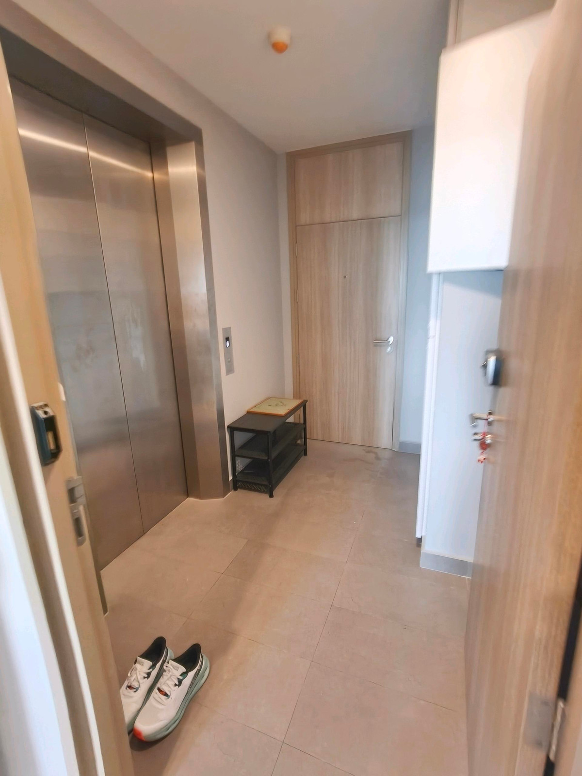 CondoWitthayu, Chidlom, Langsuan, Ploenchit : 💥SPECIAL PLOE PLOENCHIT for RENT / SALES 💥 Rent or sell condo next to BTS Fire Mind 0, with private lifts in all rooms, Noble Ploenchit (Noble Ploenchit), Building C, 41, (High Floor)