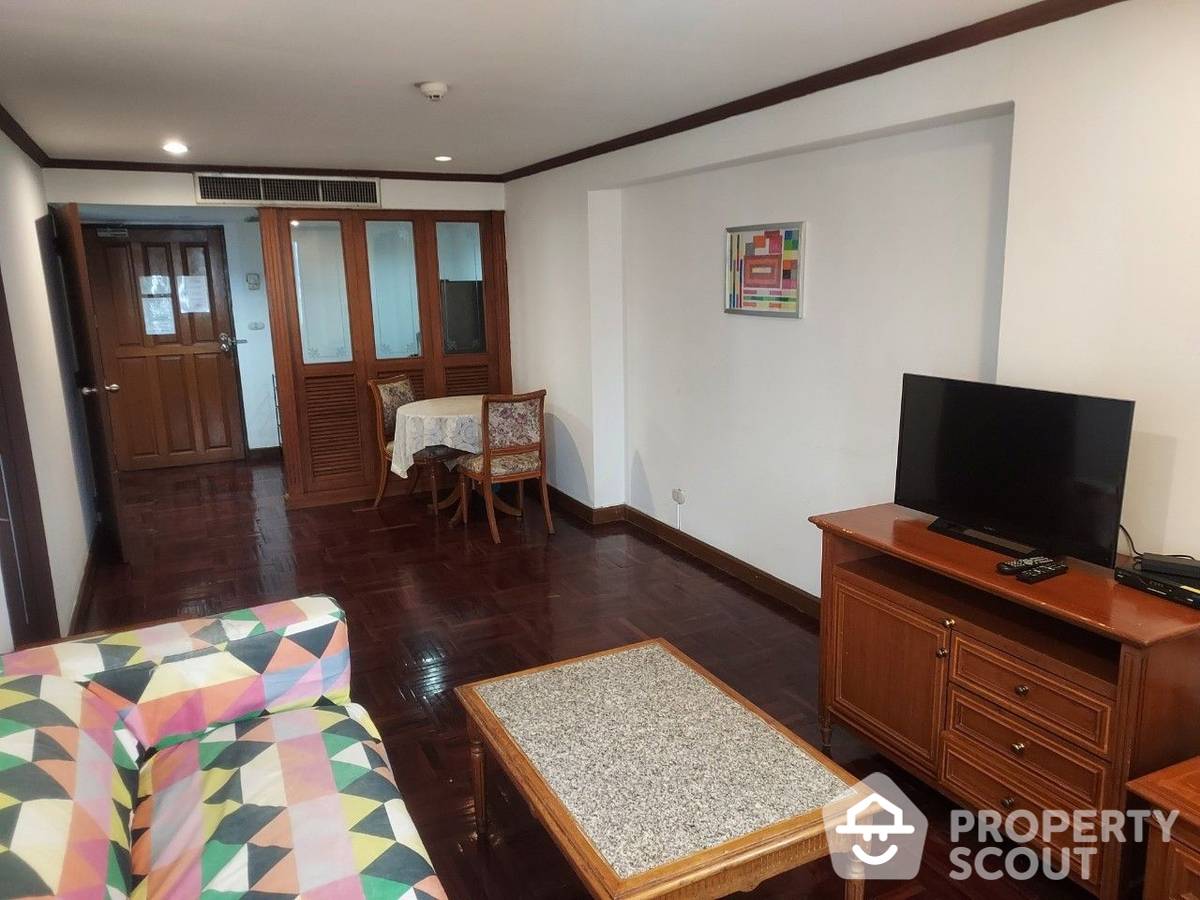 For SaleCondoNana, North Nana,Sukhumvit13, Soi Nana : 1-BR Condo at Omni Tower near BTS Nana