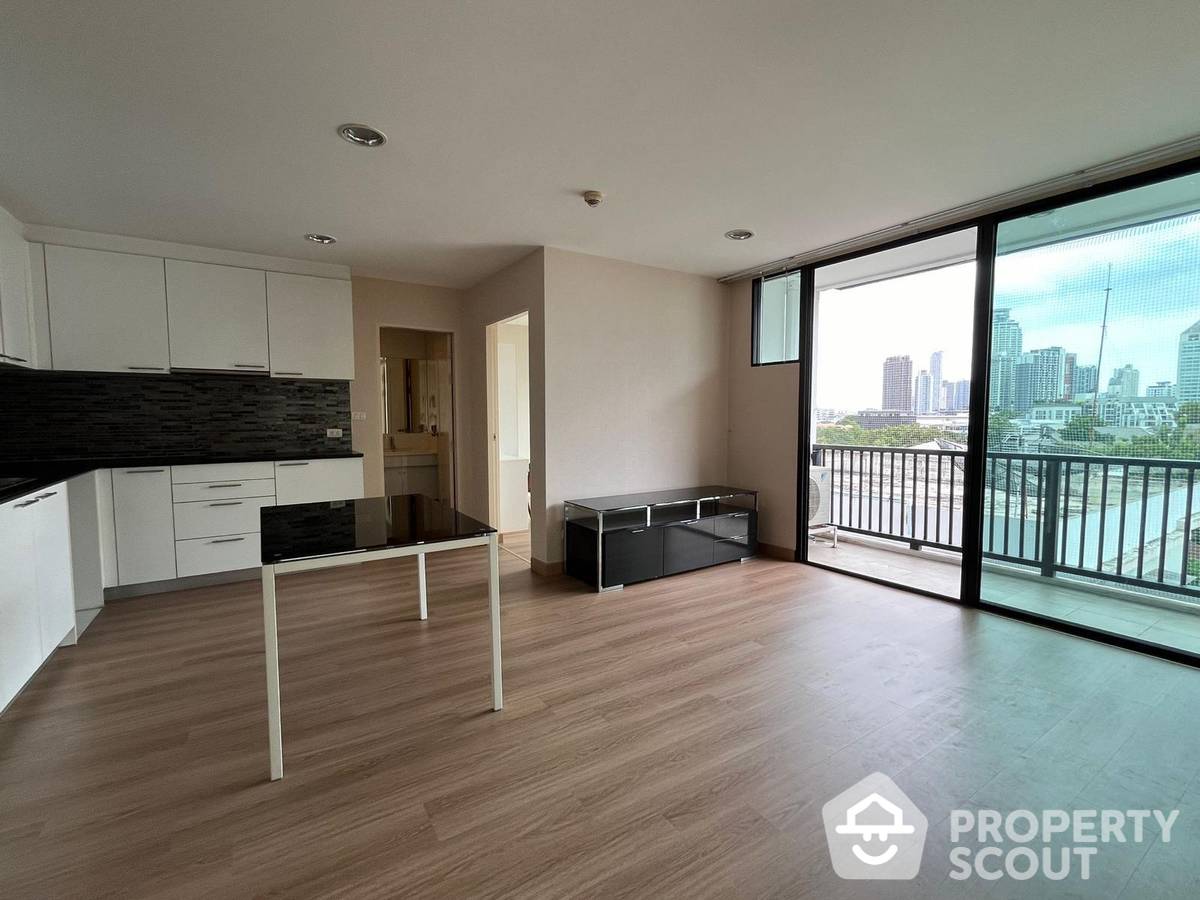 For SaleCondoOnnut, Udomsuk : 2-bed 2-bath Condo size 70 sq.m. at D65 Condominium by BTS Ekkamai for sale