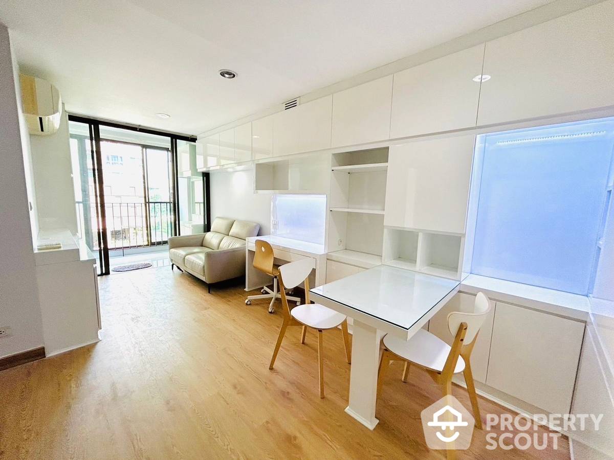 For SaleCondoWongwianyai, Charoennakor : 2-BR Condo at Ideo Blucove Sathorn near BTS Wongwian Yai