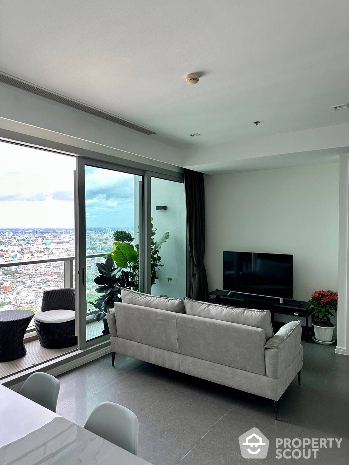 For SaleCondoWongwianyai, Charoennakor : 1-BR Condo at The River Condominium near BTS Saphan Taksin