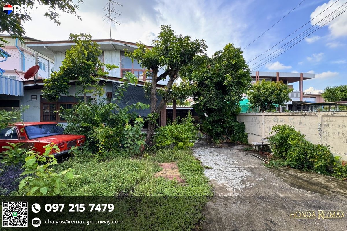 For SaleLandWongwianyai, Charoennakor : Land for sale in Soi Itsaraphap 27, size 93 square wah, good location, cheap, accessible in many ways