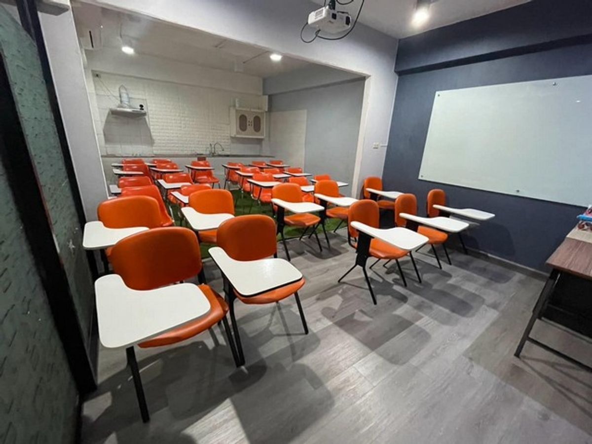 ขายอาคารพาณิชย์พัทยา บางแสน ชลบุรี สัตหีบ : อาคารสำนักงาน 2 คูหา ตรงข้ามเซ็นทรัลชลบุรี! ทำเลนี้...ปล่อยเช่าก็ปัง เปิดธุรกิจก็รุ่ง! 💼  อาคารพาณิชย์ 3 ชั้น ใกล้สุขุมวิท ทำเลพรีเมียมที่นักลงทุนไม่ควรมองข้าม!