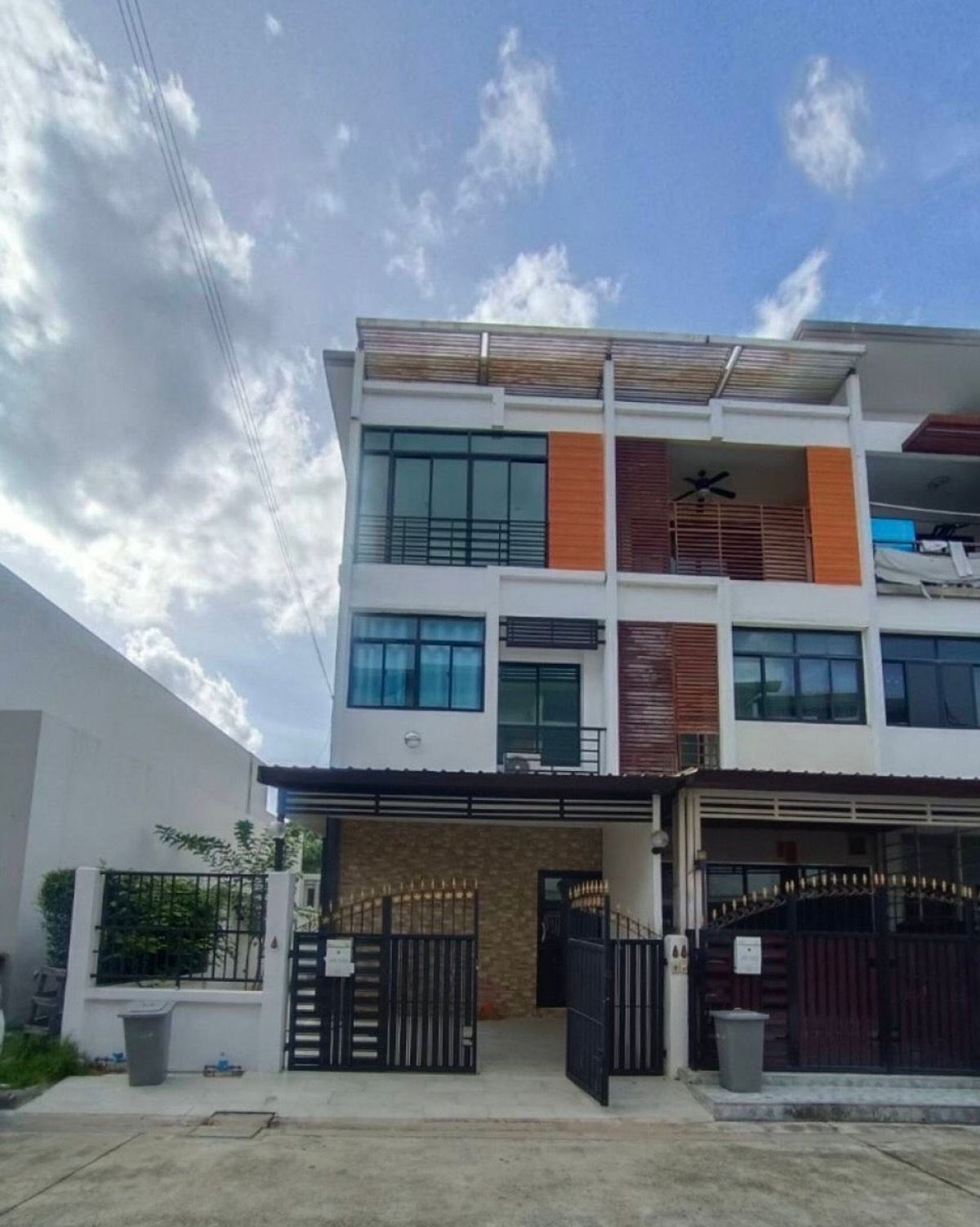 ขายทาวน์โฮมท่าพระ ตลาดพลู วุฒากาศ : T2140568 ขาย ทาวน์โฮม ซิกเนเจอร์ กัลปพฤกษ์ (Sixnature Kalapaphruek) ขนาดพื้นที่ 25 ตรว