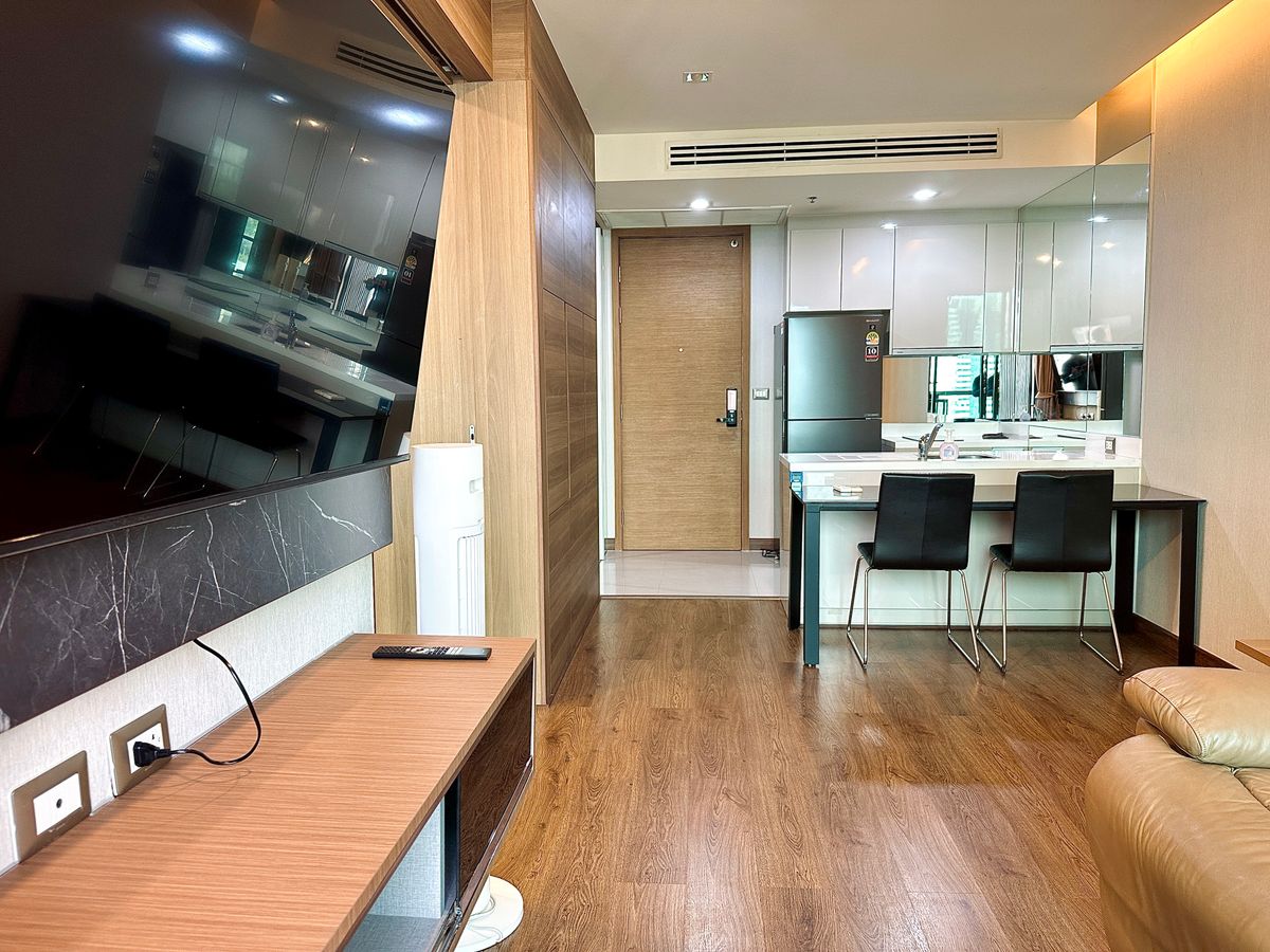 For RentCondoSathorn, Narathiwat : Rare Unit 🔥 30,000 per month, the Address Sathorn I 1bedroom 1Bathroom, 46SQM, Floor 28 Ready to Move-in. Contact for Viewing 0842588772 ✅