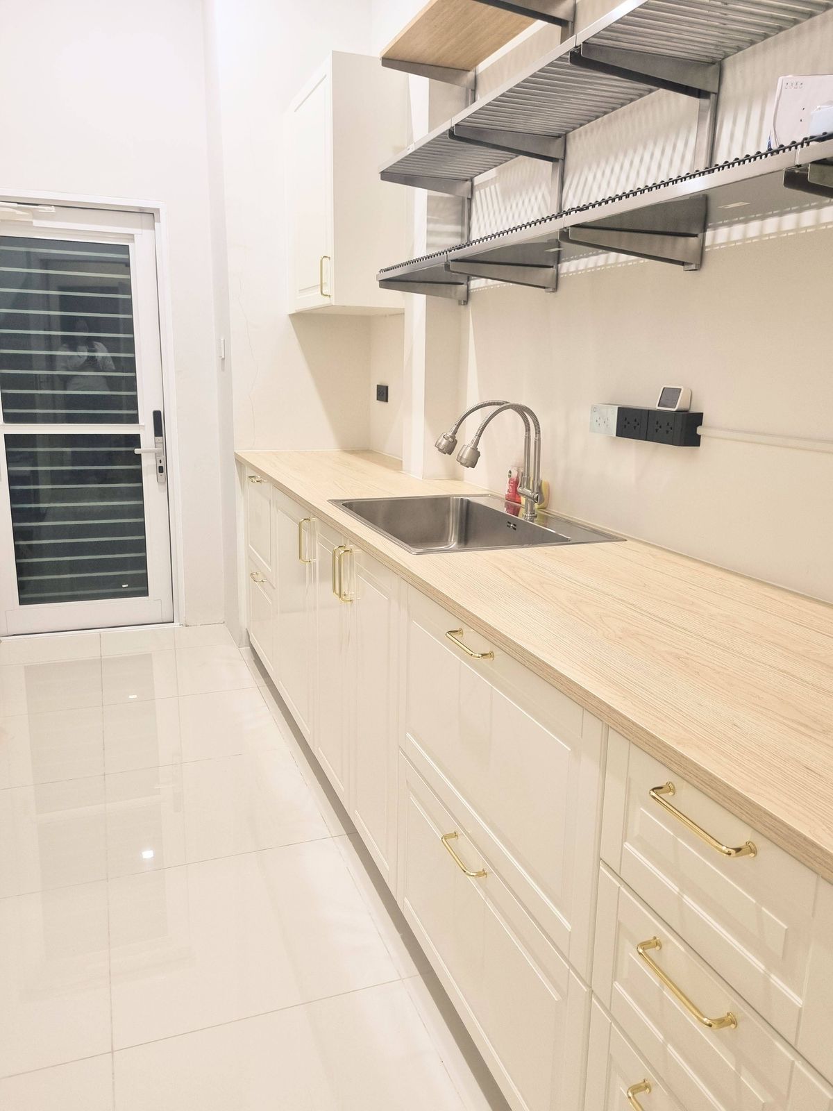 HousePathum Thani,Rangsit, Thammasat : Bangkok Boulevard Vibhavadi-Phahon Yothin, luxury house, 441 sq m., on Phahon Yothin main road, 24 minutes to Rama 9