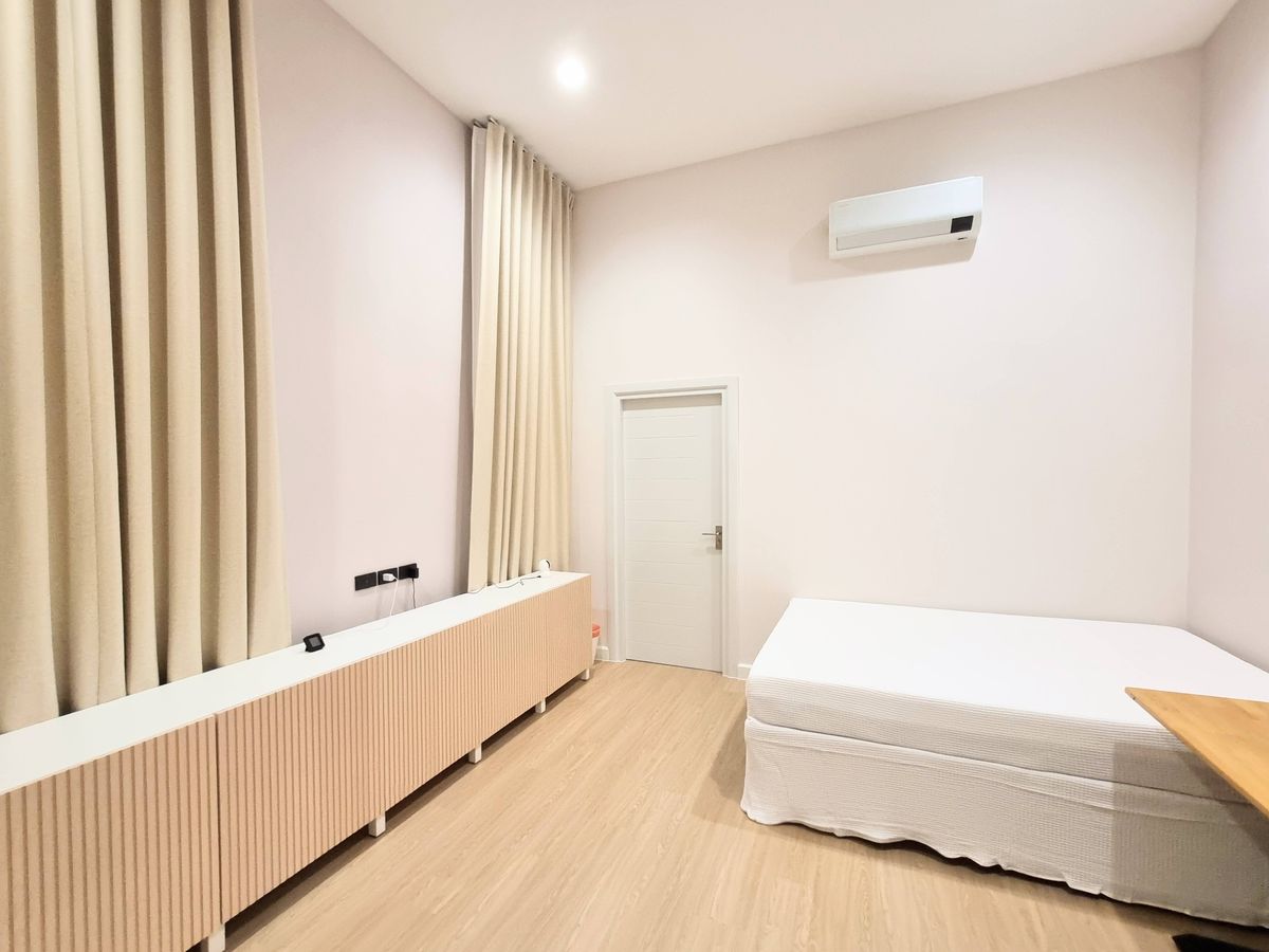 HousePathum Thani,Rangsit, Thammasat : Bangkok Boulevard Vibhavadi-Phahon Yothin, luxury house, 441 sq m., on Phahon Yothin main road, 24 minutes to Rama 9