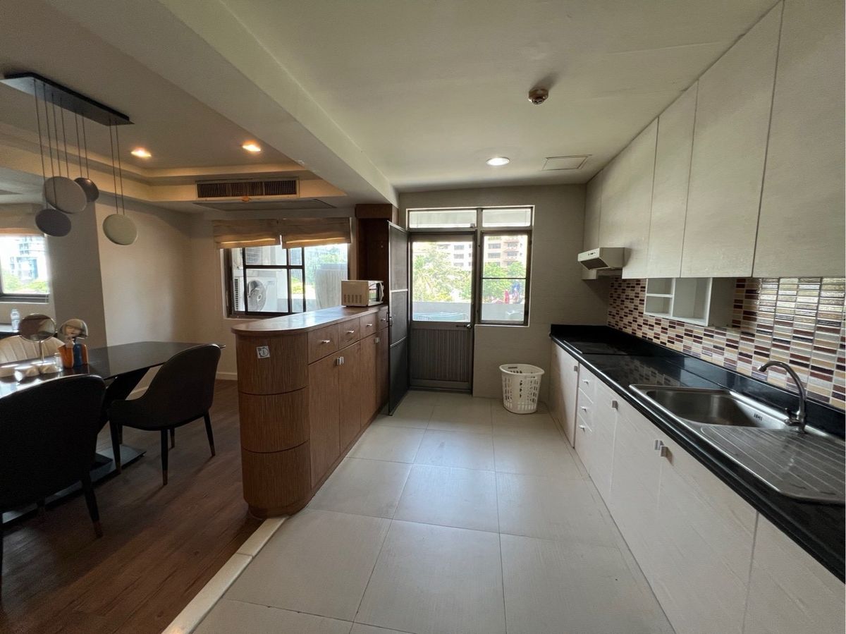 For RentCondoSukhumvit, Asoke, Thonglor : For rent Royal Castle Sukhumvit 39