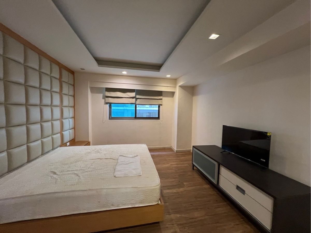 For RentCondoSukhumvit, Asoke, Thonglor : For rent Royal Castle Sukhumvit 39