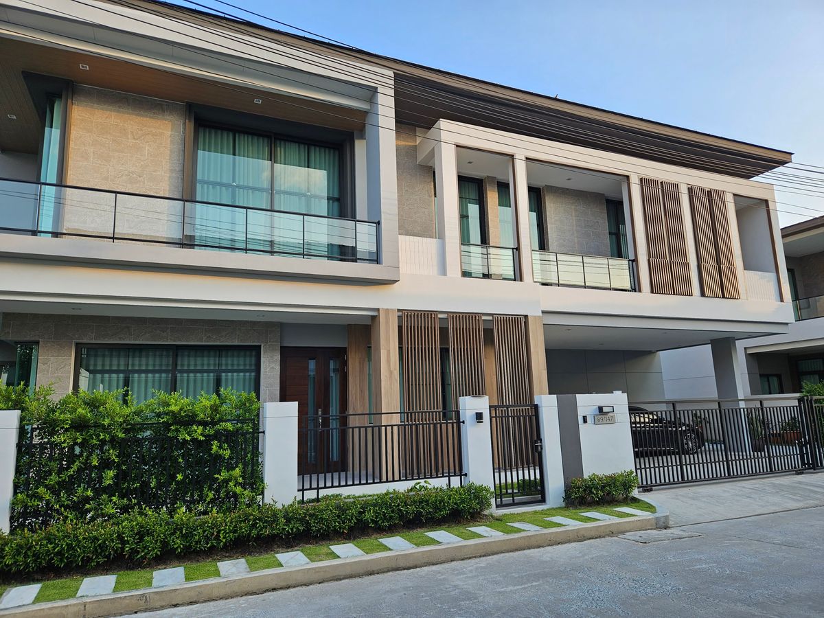 HousePathum Thani,Rangsit, Thammasat : Bangkok Boulevard Vibhavadi-Phahon Yothin, luxury house, 441 sq m., on Phahon Yothin main road, 24 minutes to Rama 9