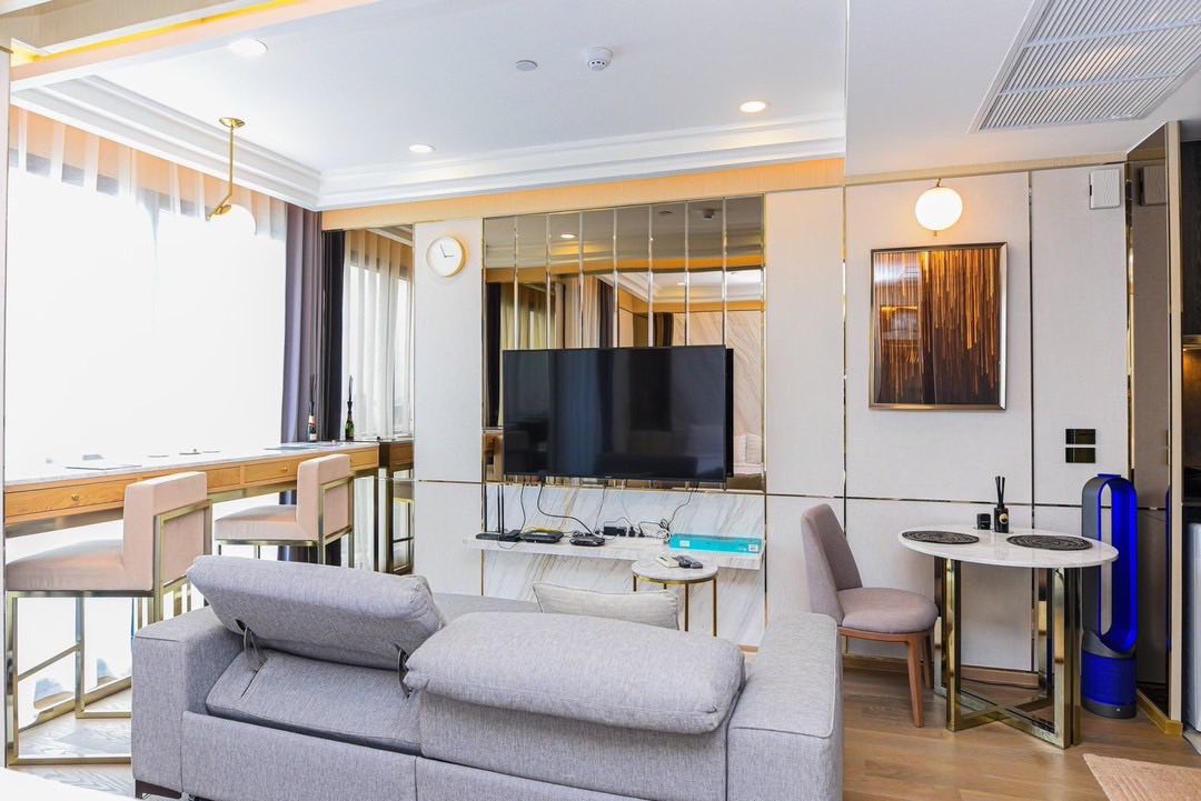 For RentCondoSiam Paragon ,Chulalongkorn,Samyan : 🔥For urgent rent🔥Ashton Chula - Silom, fully furnished with furniture and appliances, with a view of Sathorn-Silom high-rise buildings, next to MRT Sam Yan, ready to move in today