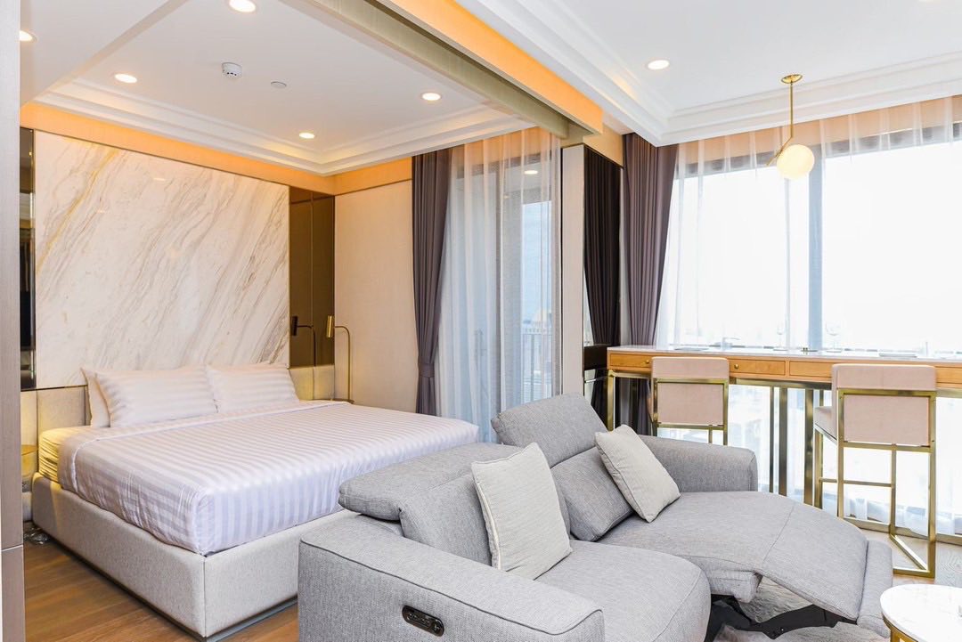 For RentCondoSiam Paragon ,Chulalongkorn,Samyan : 🔥For urgent rent🔥Ashton Chula - Silom, fully furnished with furniture and appliances, with a view of Sathorn-Silom high-rise buildings, next to MRT Sam Yan, ready to move in today