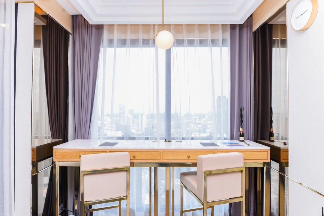For RentCondoSiam Paragon ,Chulalongkorn,Samyan : 🔥For urgent rent🔥Ashton Chula - Silom, fully furnished with furniture and appliances, with a view of Sathorn-Silom high-rise buildings, next to MRT Sam Yan, ready to move in today