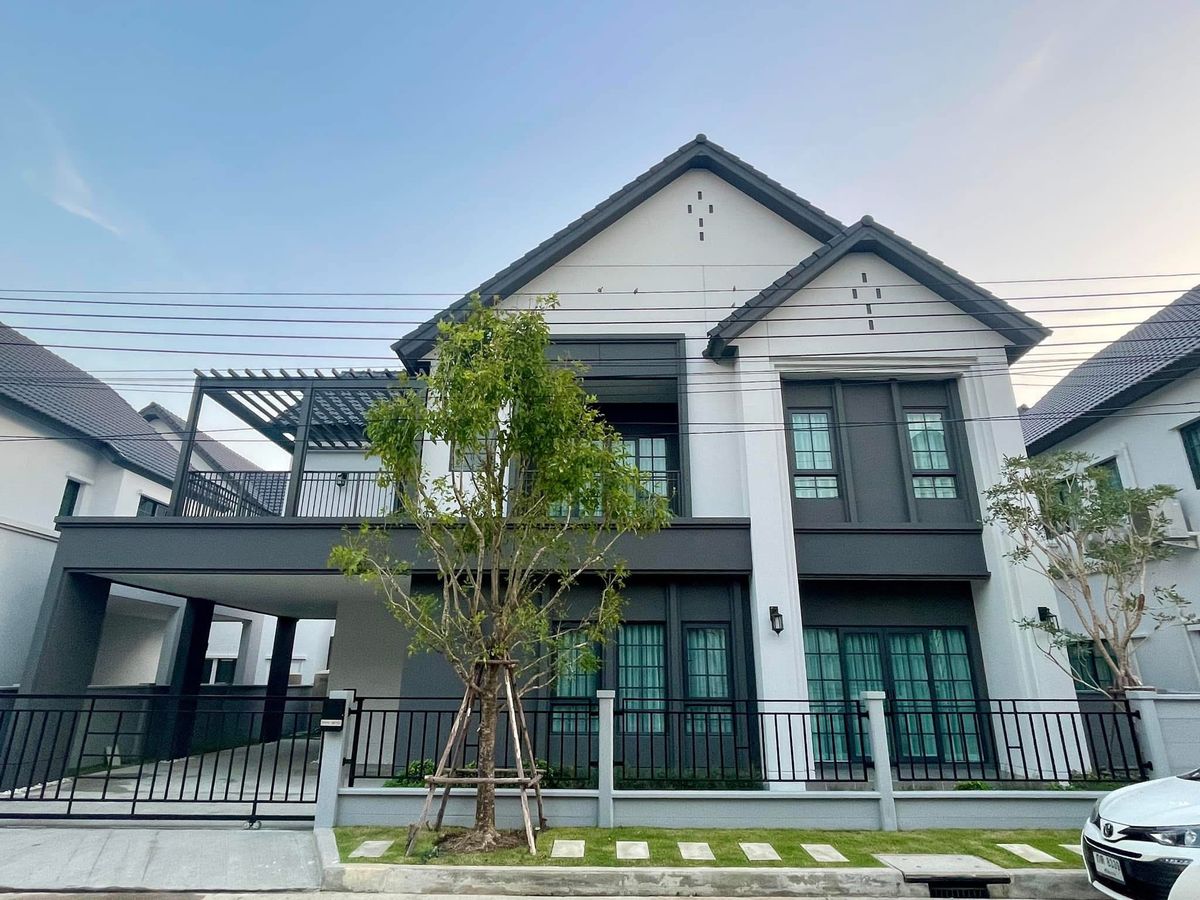 For RentHouseBangna, Bearing, Lasalle : 🏡✨ FOR RENT! Luxurious Detached House at Centro Bangna Village - Prime Location, Ultimate Convenience! ✨🏡