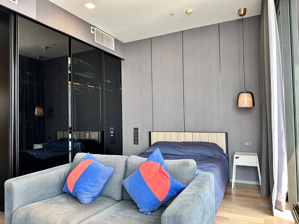 ให้เช่าคอนโดสีลม ศาลาแดง บางรัก : HOT PRICE!! 38,000 per month Ashton SIlom I 1bedroom 1bathroom, High floor ✨ Contact for viewing 0842588772 ✅