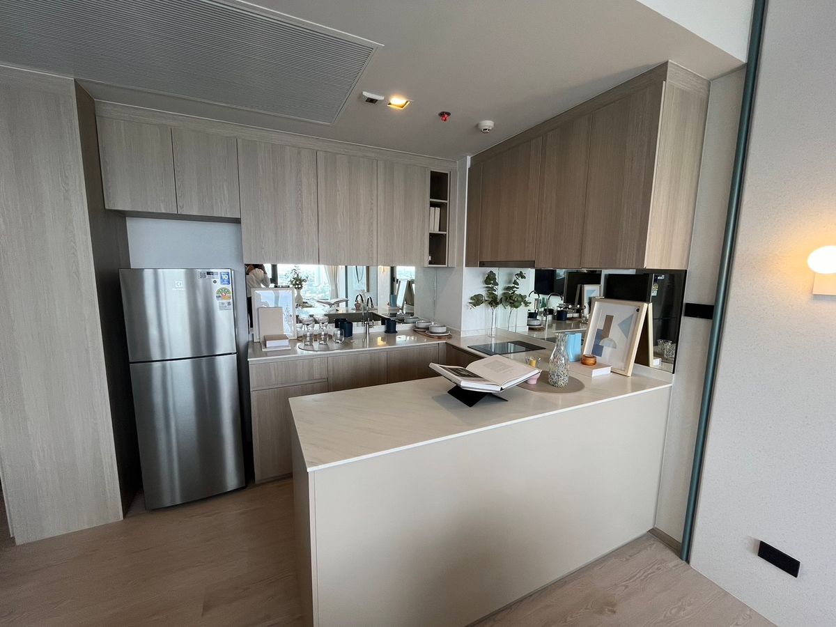 ขายคอนโดวงเวียนใหญ่ เจริญนคร : 🌟 ขายคอนโดหรู Reference Sathorn – Wongwian Yai 🌟 2 ห้องนอน Combine วิวแม่น้ำเจ้าพระยา ห้องสวย ราคาพิเศษที่สุดในโครงการ!