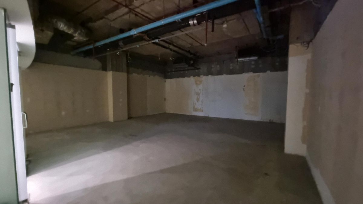 For RentRetail SpaceWitthayu, Chidlom, Langsuan, Ploenchit : BTS Ploenchit rental space for opening a shop for consideration of all business 77.61 sq.m.