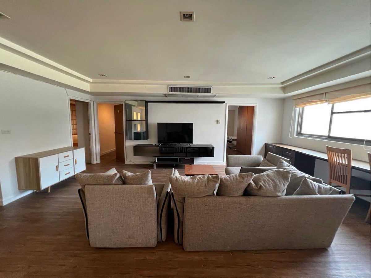 For RentCondoSukhumvit, Asoke, Thonglor : For rent Royal Castle Sukhumvit 39