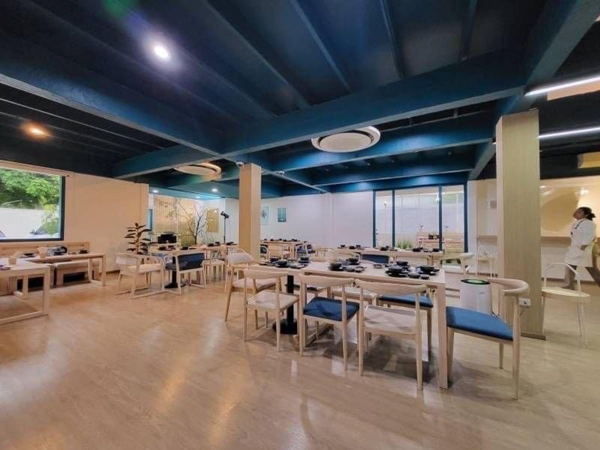 ♦ Prime Location ♦ Cafe, restaurant, bar, spa, spa, land, land size 220.00 sq.w., usable area 420.00 sq.m. | 4 bathrooms | Near BTS Phra Khanong   Loading...