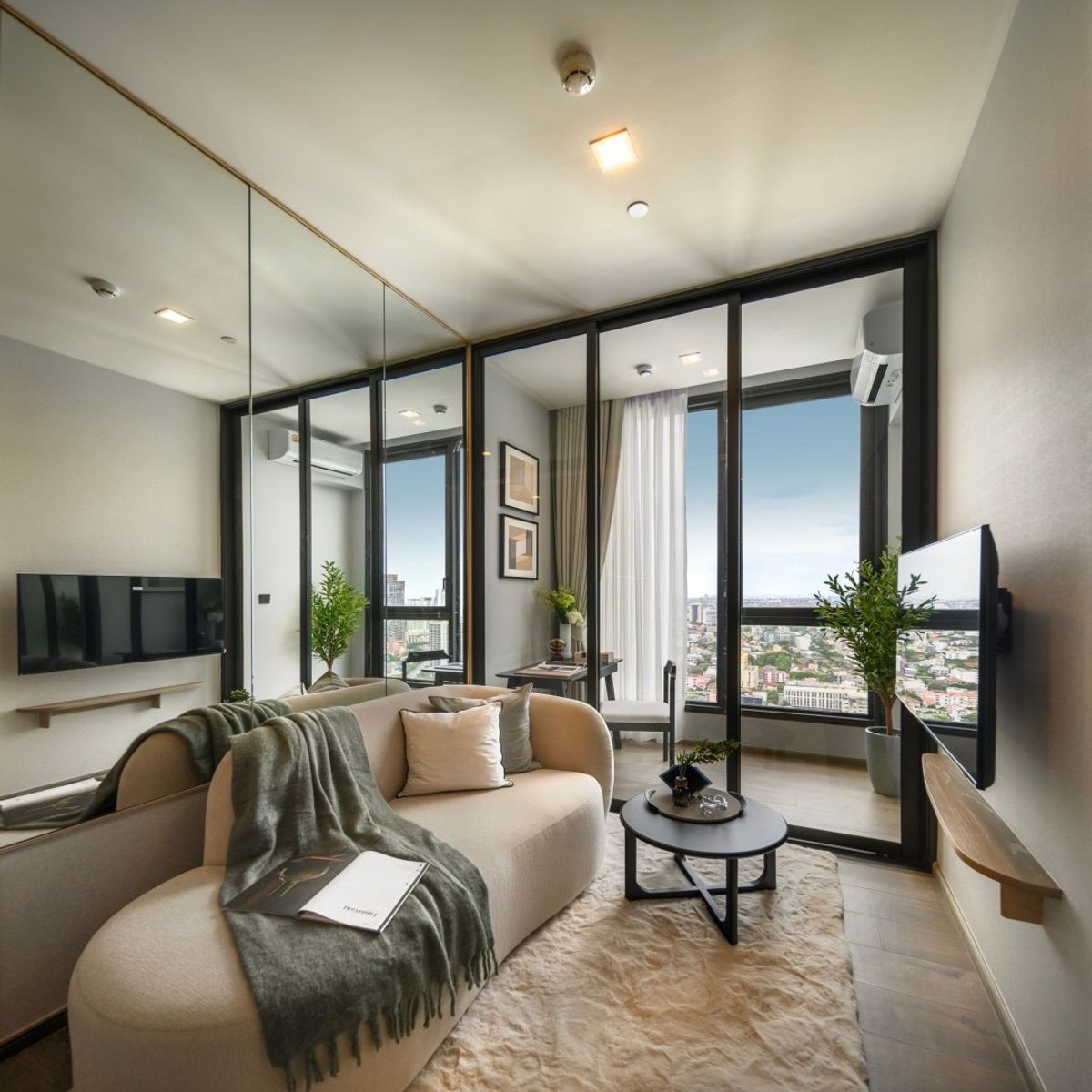 ให้เช่าคอนโดลาดพร้าว เซ็นทรัลลาดพร้าว : ให้เช่า The Crest Park Residence 1  ห้องนอน