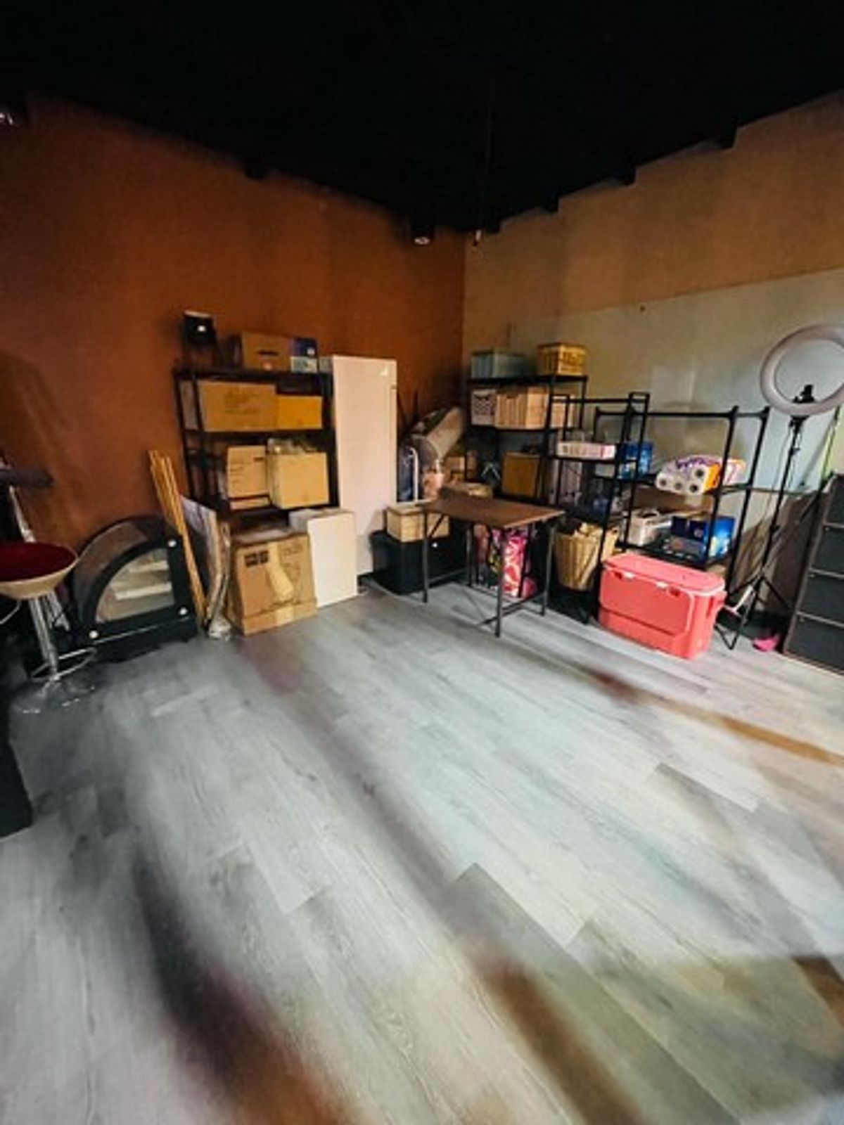 ขายอาคารพาณิชย์พัทยา บางแสน ชลบุรี สัตหีบ : อาคารสำนักงาน 2 คูหา ตรงข้ามเซ็นทรัลชลบุรี! ทำเลนี้...ปล่อยเช่าก็ปัง เปิดธุรกิจก็รุ่ง! 💼  อาคารพาณิชย์ 3 ชั้น ใกล้สุขุมวิท ทำเลพรีเมียมที่นักลงทุนไม่ควรมองข้าม!