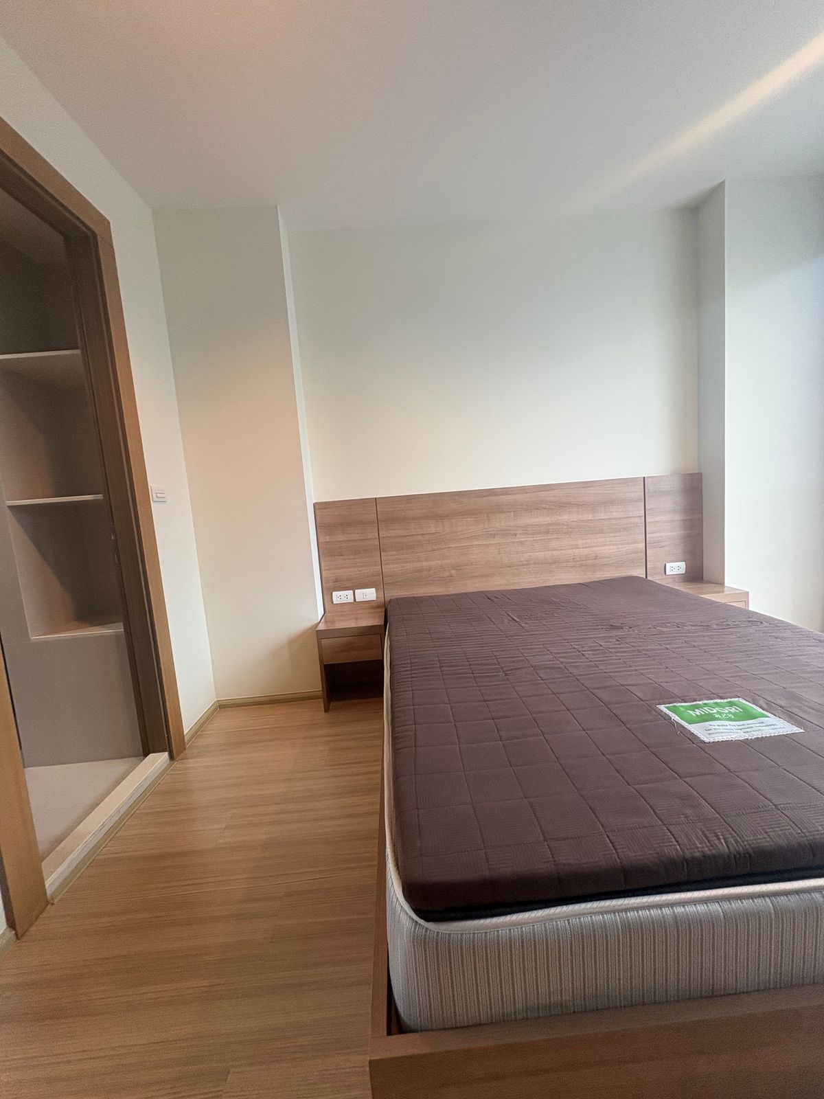 ให้เช่าคอนโดรัชดา ห้วยขวาง : 🔥Rhythm ratchada huaikwang  45 ตรม 20,000 เท่านั้น  🔥 🎇45 sqm 1 B 1 B 🎇 🙌Best price here 🙌 🤩New renovate🤩 📞 0928895628 Putter Line plustor_ss