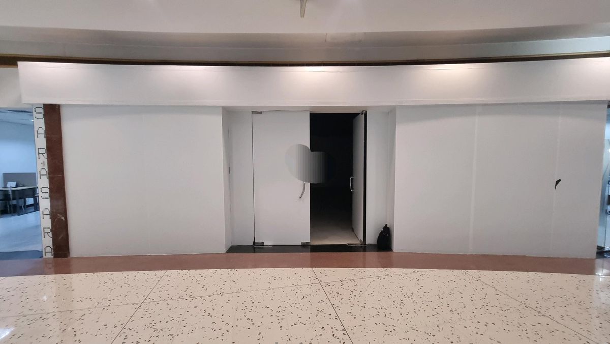 For RentRetail SpaceWitthayu, Chidlom, Langsuan, Ploenchit : BTS Ploenchit rental space for opening a shop for consideration of all business 77.61 sq.m.