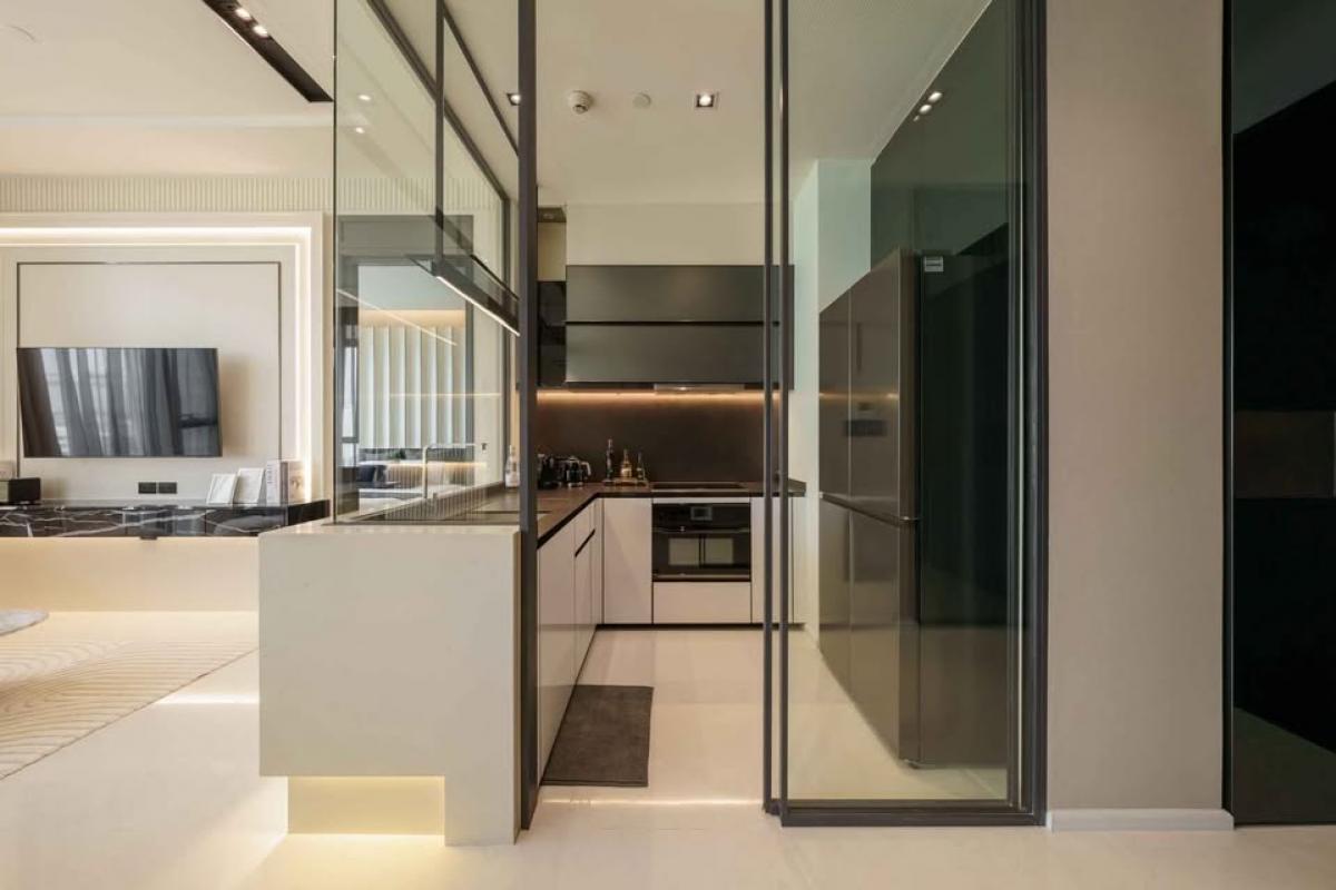 For SaleCondoSukhumvit, Asoke, Thonglor : Luxury 2-bedroom at The Bangkok Thonglor in the heart of Thonglor priced at 29.8 million!Close to BTS Thonglor with complete amenities that cater to every lifestyle!