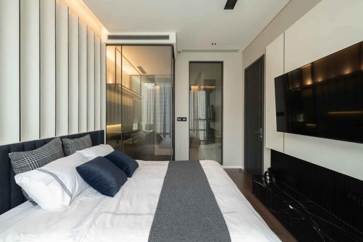 For SaleCondoSukhumvit, Asoke, Thonglor : Luxury 2-bedroom at The Bangkok Thonglor in the heart of Thonglor priced at 29.8 million!Close to BTS Thonglor with complete amenities that cater to every lifestyle!
