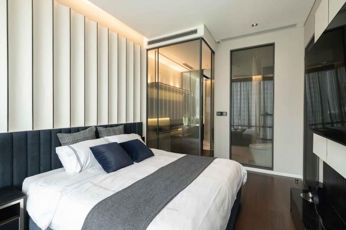 For SaleCondoSukhumvit, Asoke, Thonglor : Luxury 2-bedroom at The Bangkok Thonglor in the heart of Thonglor priced at 29.8 million!Close to BTS Thonglor with complete amenities that cater to every lifestyle!
