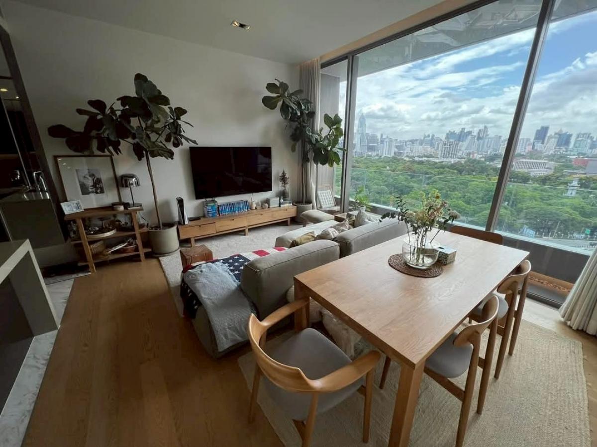 For SaleCondoSilom, Saladaeng, Bangrak : Luxury in the city! Saladaeng One condo, 56.68 sq.m., near BTS/MRT Sala DaengPrice 21.5 million with a swimming pool, fitness center, and complete security system!