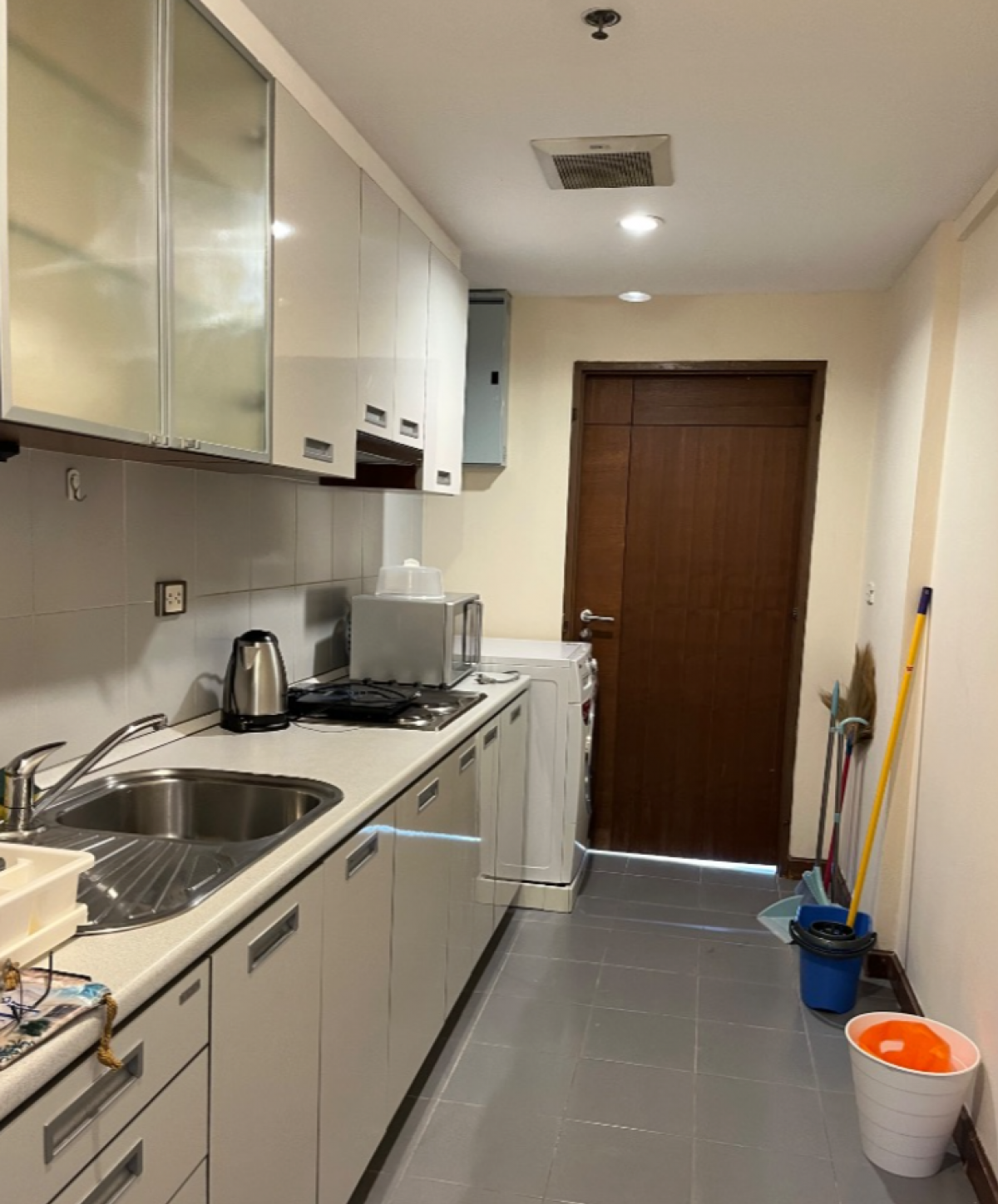 ขายคอนโดสีลม ศาลาแดง บางรัก : 28/02/2026, รวมค่าโอนหรูใจกลางสีลม 2 ห้องนอน กว้าง 122 ตร.ม. วิวเมืองสุดปัง! ใกล้ BTS ช่องนนทรี พร้อมสิ่งอำนวยความสะดวกครบครัน!